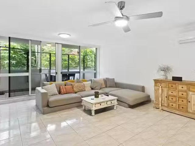 Charming 5/189 Surf Parade, Surfers Paradise, QLD 4217
