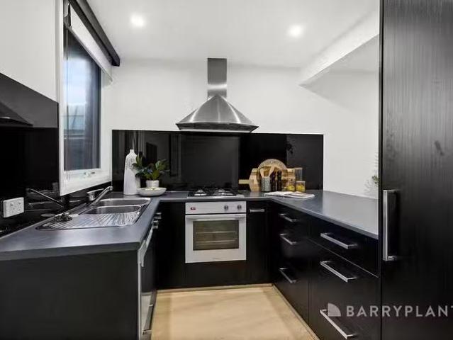 Charming 5/1 Gracedale Court, Strathmore, VIC 3041