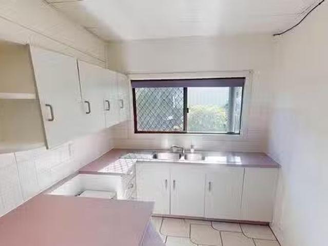 Cozy 5/246 William Street, Allenstown, QLD 4700