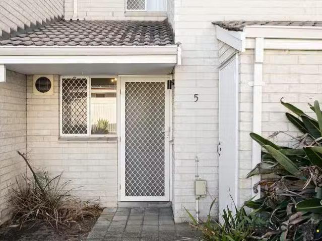 Just in! 5/28 Greenock Avenue, Como, WA 6152