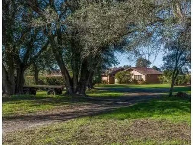New 52 Corona Way, Belhus, WA 6069
