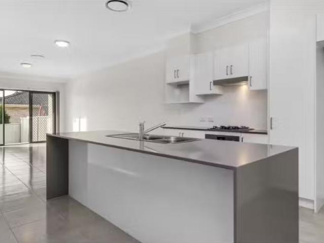 Rental! 52a Macrae Street, Ashtonfield Townhouse for rent Lis.