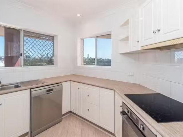 Charming 5/37 Ninth Avenue, Coorparoo, QLD 4151