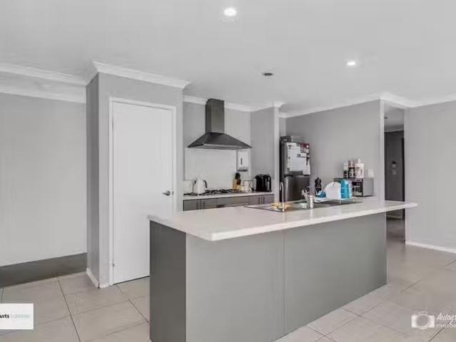 Cozy 53 Brixton Crescent, Ellenbrook, WA 6069