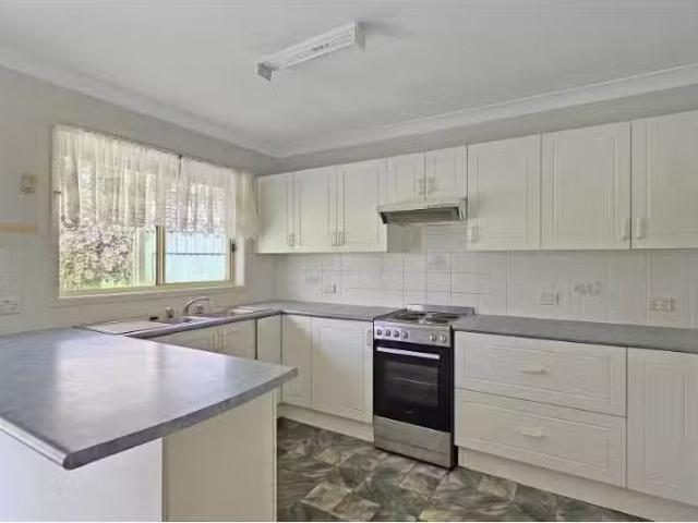 Charming 53 The Park Drive, Sanctuary Point House for rent Li.