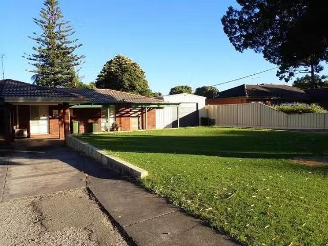 Unique 5 Coolabah Way, Forrestfield, WA 6058