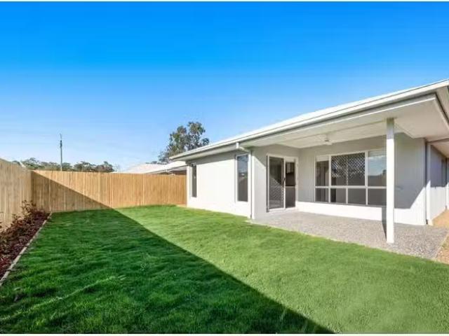Charming 5 Charas Street, Pallara, QLD 4110