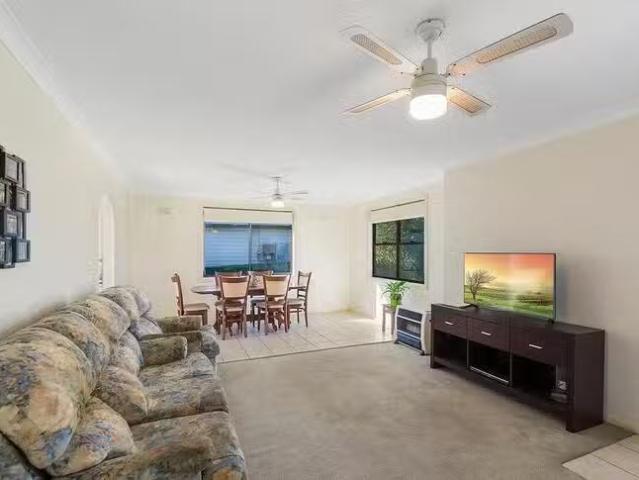 Nice 5 Beaton Street, Lake Illawarra, NSW 2528