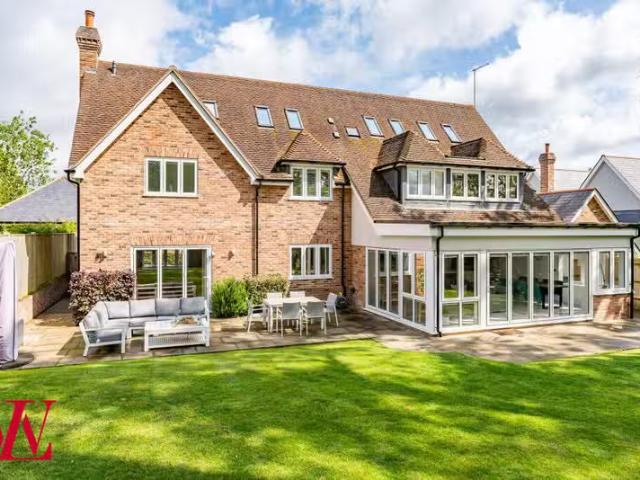 Unique 5 bedroom detached house for rent in The Pastures, Bish.