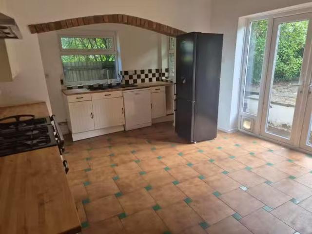 Nice 5 bedroom house for rent in Hermitage road, CR8