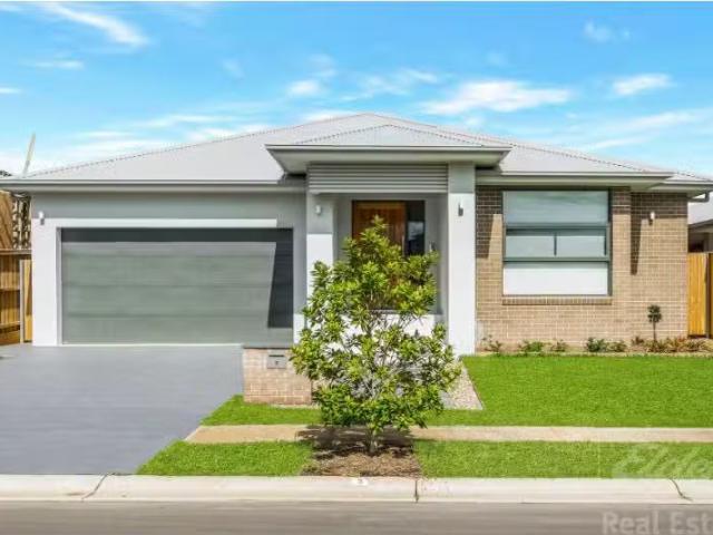 Unique 5 BR 3 Wakeful Avenue, Menangle Park House for rent Li.