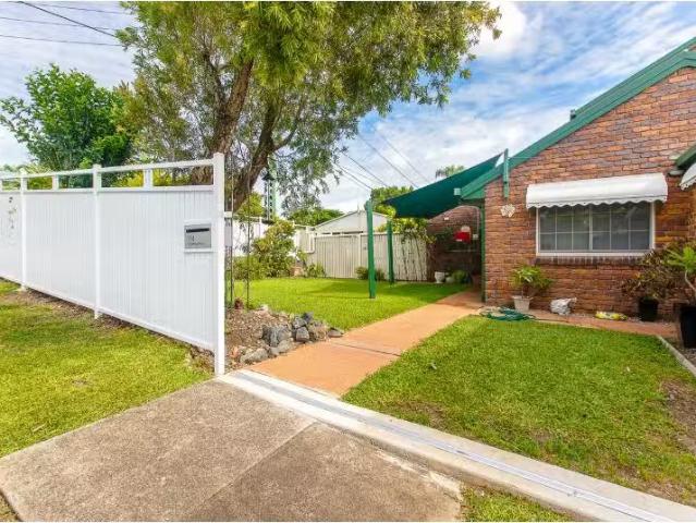 For Rent! 5 BR 104 Mowbray Terrace, EAST BRISBANE House for re.
