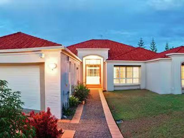 For Rent! 5 BR 11 Julatten Drive, Robina, QLD 4226