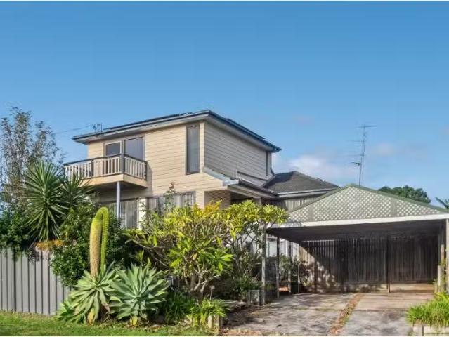 Rental! 5 BR 12 Elouera Crescent, KANAHOOKA House for rent Li.