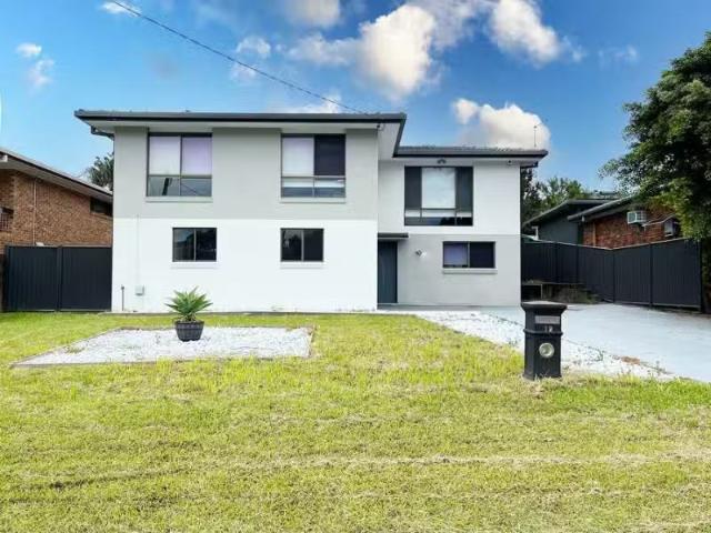 Nice 5 BR 12 Mirroola Crescent, TOORMINA House for rent Liste.