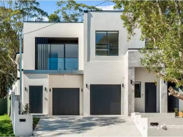 For Rent! 5 BR 170B Gardenia Parade, Greystanes Townhouse for.