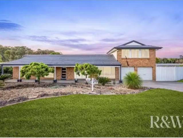 New 5 BR 17 Ashton Close, EAGLE VALE House for rent Listed by.