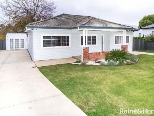 Charming 5 BR 19 Coleman Street, TURVEY PARK House for rent L.