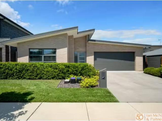 For Rent! 5 BR 19 Quigley Street, Googong House for rent List.
