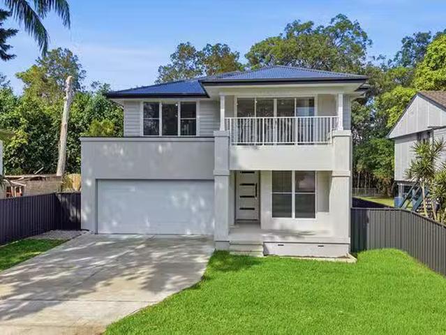 Charming 5 BR 4 The Peninsula, Killarney Vale, NSW 2261