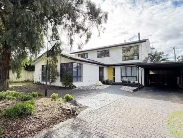 Unique 5 BR 80 Tepper Circuit, Kambah House for rent Listed b.