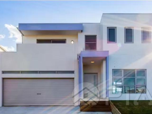 Cheap 5 BR /8 Boorea Way, Villawood House for rent Listed by.