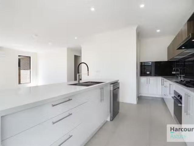 Nice 5 BR 92 Brookbent Road, PALLARA, QLD 4110 House for Rent
