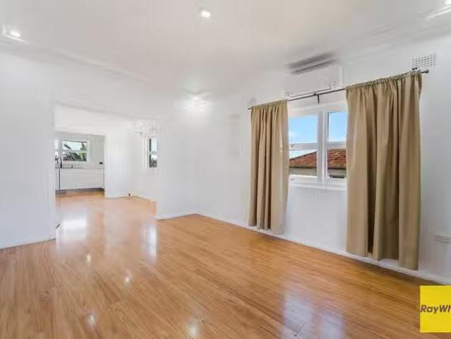 For Rent! 5 Exhibition Parade, Mount Pritchard, NSW 2170