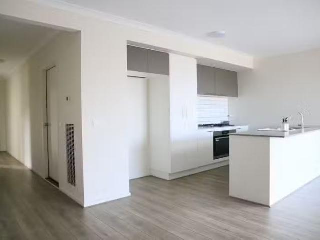 Nice 5 Fisico Road, KALKALLO, VIC 3064 House for Rent