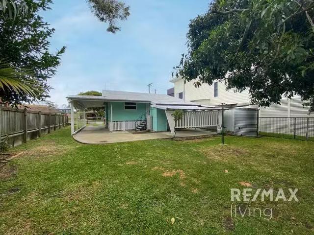 Charming 5 Hall Avenue, Bongaree, QLD 4507