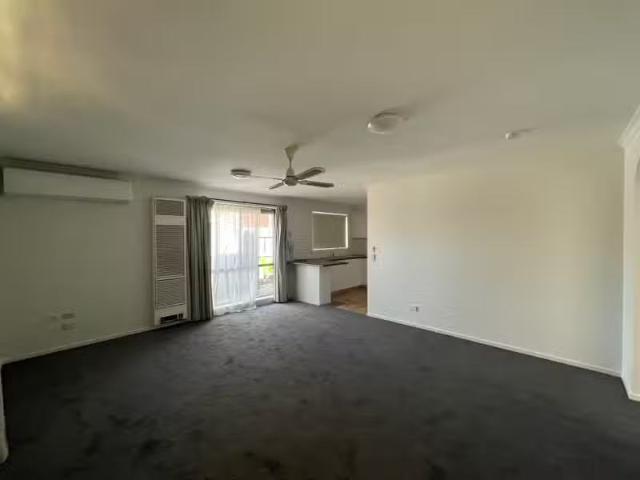 Rental! 5 Joiner Lane, Seaholme VIC 3018