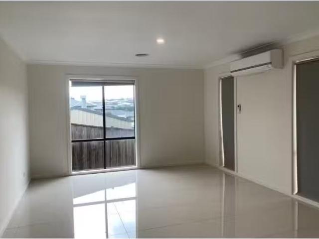 Unique 5 Luke Court, DROUIN House for rent Listed by Chloe Do.