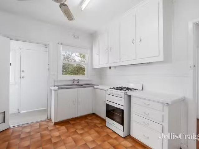 Rental! 5 Munro Street, Macleod VIC 3085