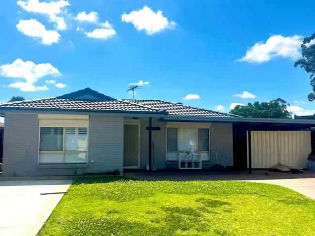Unique 5 Polly Place, PLUMPTON, NSW 2761 House for Rent