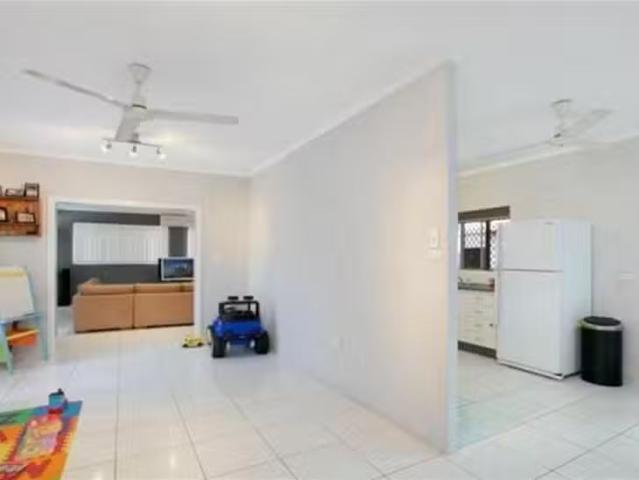 Charming /5 Paluma Street, Mount Sheridan, QLD 4868