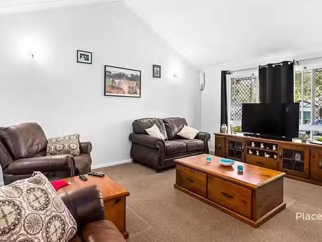 Unique 5 Terranora Place, Forest Lake, QLD 4078