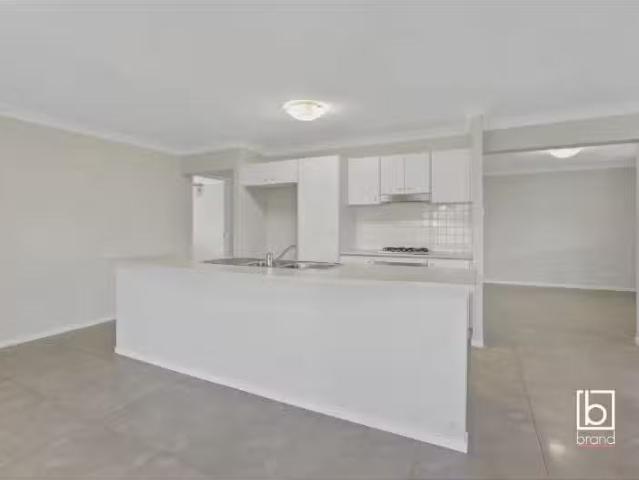 Charming 5 Violet Road, HAMLYN TERRACE House for rent Listed.