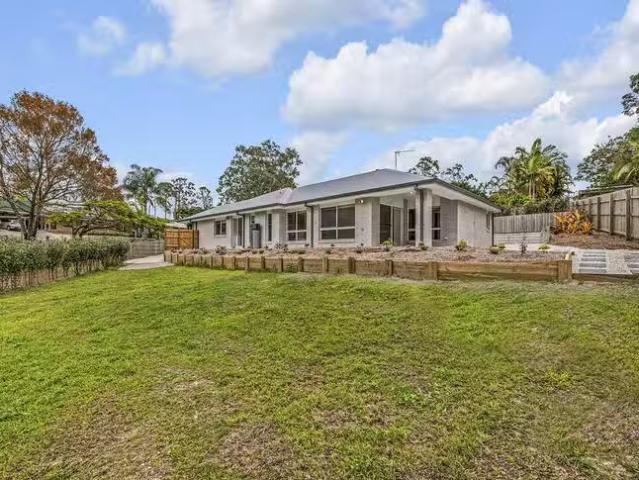 Charming 5B Vince Hinde Drive, Worongary, QLD 4213