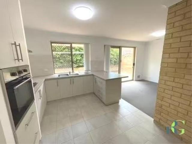 Rental! 5B Yeovil Crescent, Bicton, WA 6157