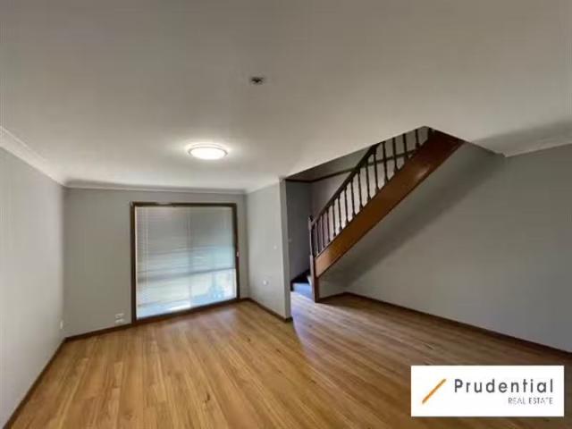 Cheap 6/6 8 Second Avenue, MACQUARIE FIELDS House for rent Li.