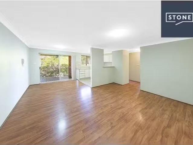 Deal! 6/71 73 Stapleton Street, Pendle Hill Apartment for rent.