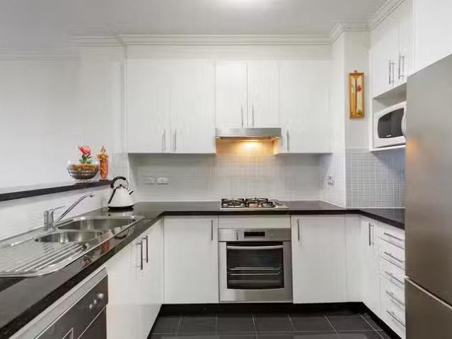 Nice 67/4 10 Pound Road, Hornsby, NSW 2077