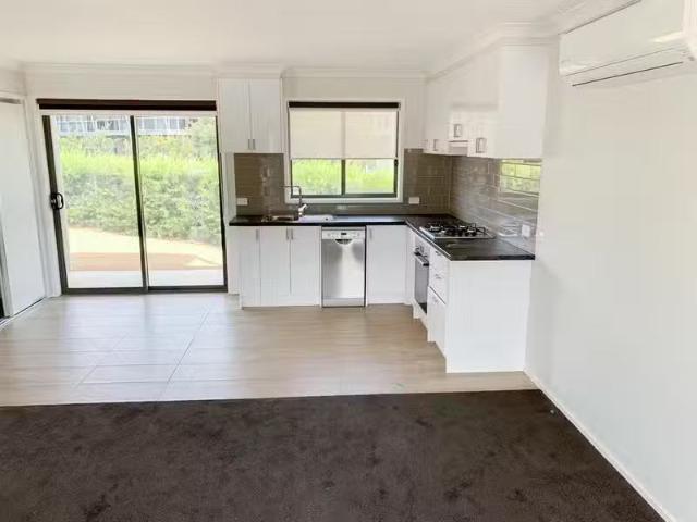Charming 67A Mc Laren Boulevard, Thurgoona House for rent Lis.
