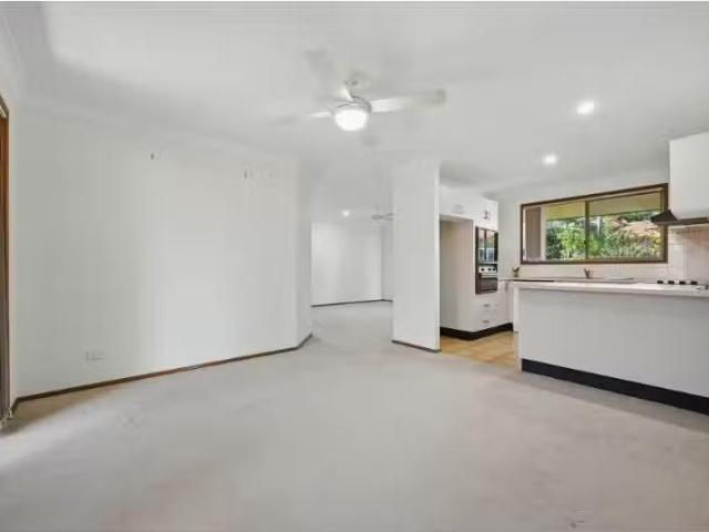 Unique 6/8 Leura Place, Port Macquarie Apartment for rent Lis.