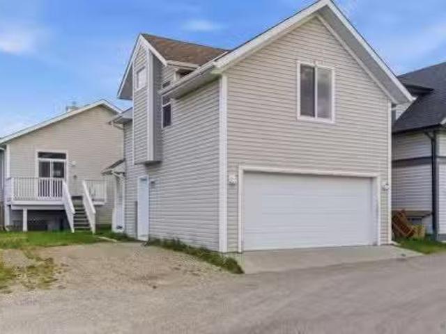 Cheap 68 Silver Springs Way, Airdrie, AB, T4B 2R6 house for.