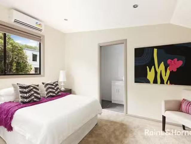 Rental! 69A Wellington Street, Waterloo, NSW 2017