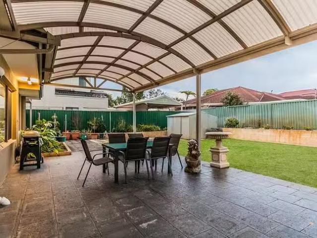 Rental! 60 Whitfeld Terrace, Winthrop, WA 6150