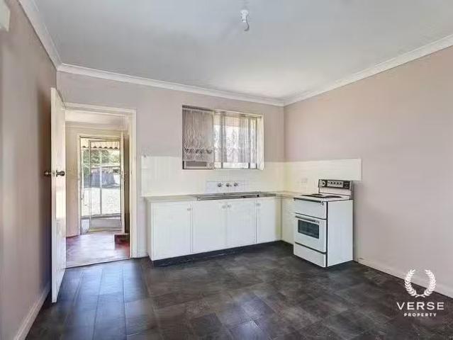 Rental! 61A Hale Road, Forrestfield, WA 6058