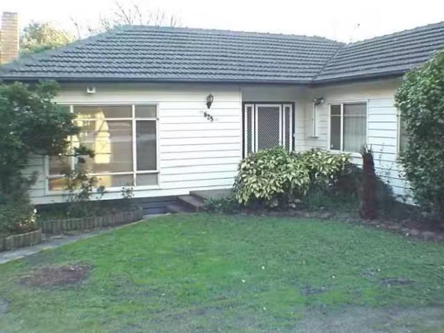 Rental! 625 Elgar Road, Mont Albert North VIC 3129
