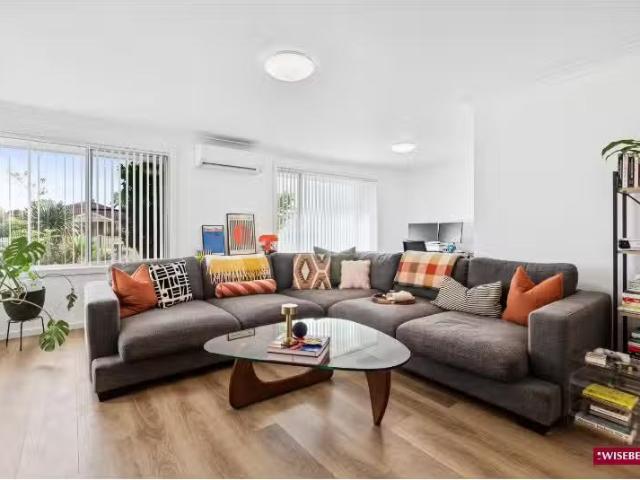 Cozy 62 Albion Street, Umina Beach House for rent Listed by J.
